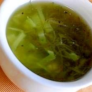 食物繊維たっぷり★乾燥めかぶとキャベツのスープ